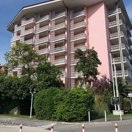 Room 211 - Aparthotel Jadranka ポルトローシュ エクステリア 写真
