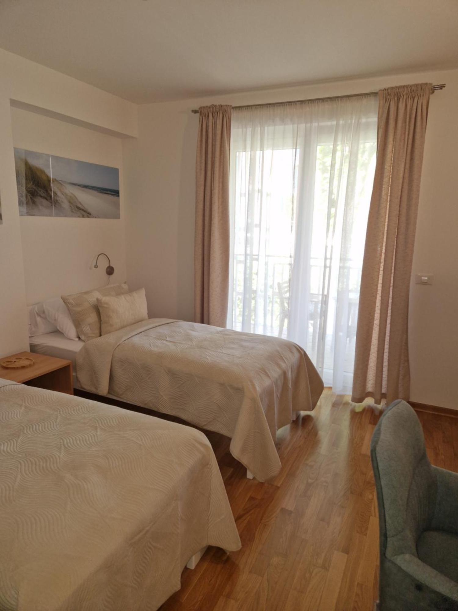 Room 211 - Aparthotel Jadranka ポルトローシュ 部屋 写真